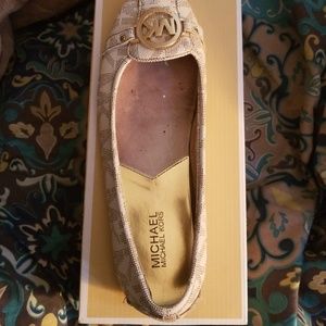 Used MK Logo Vanilla Fulton flats